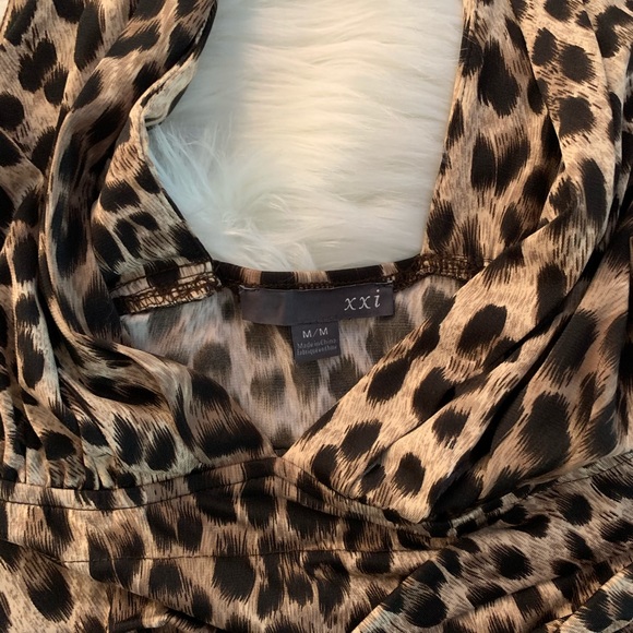 Forever 21 Leopard dress - Picture 2 of 3